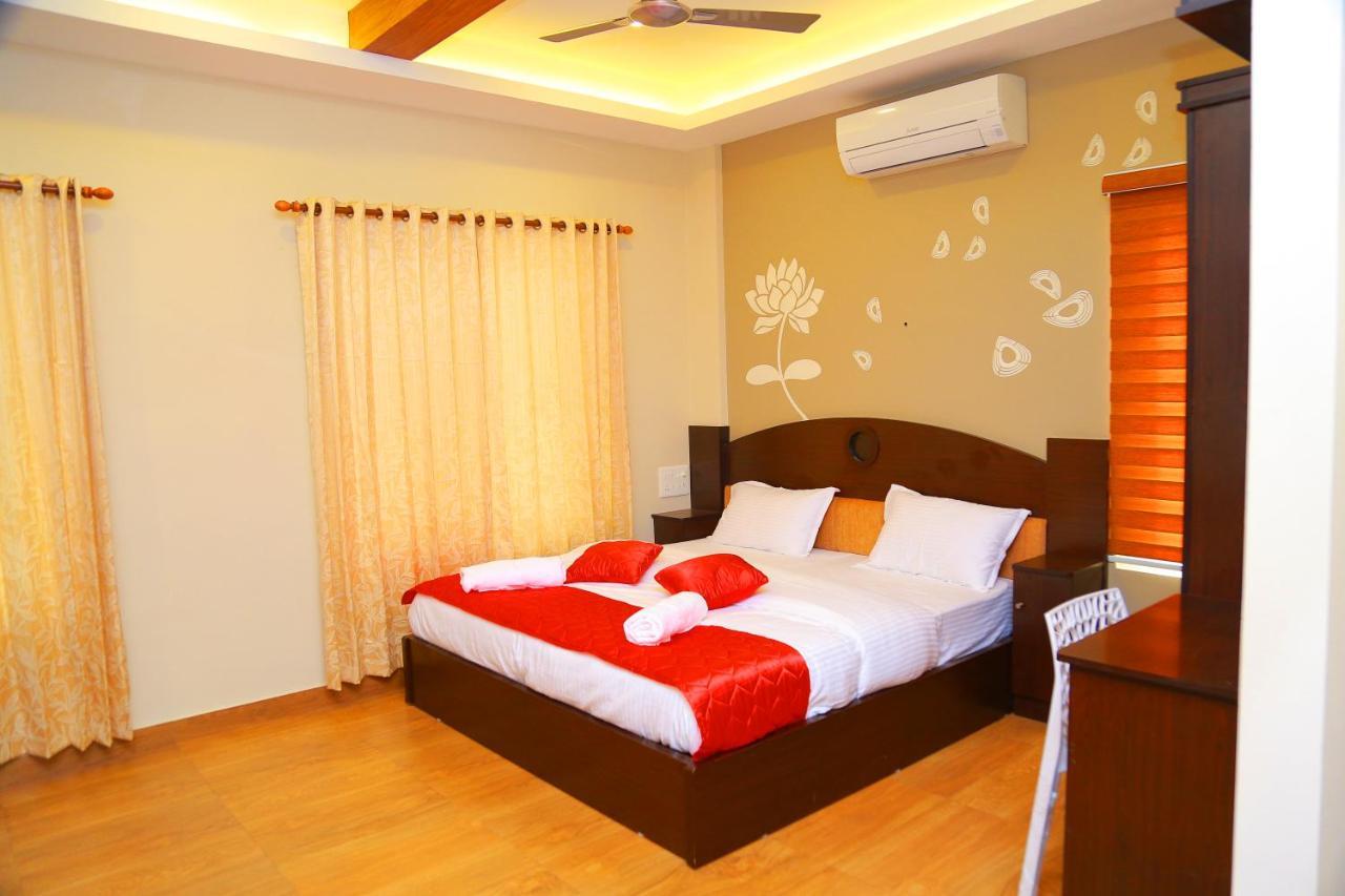 Metro Residency Hotel Kochi Buitenkant foto